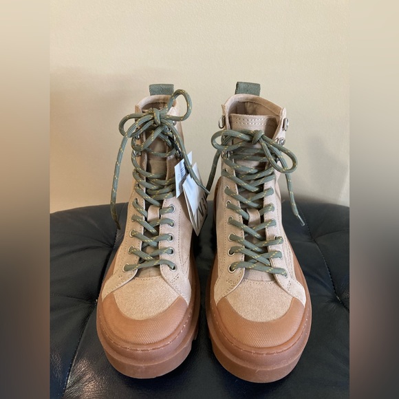 (NEW) ZARA Hiking Boots 7.5 - Picture 2 of 7